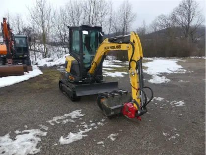 NEW HOLLAND - E25D - 2023