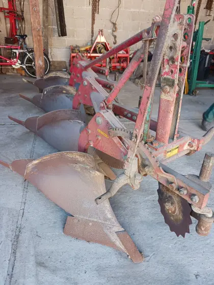 Kverneland Vierschaar Beetpflug