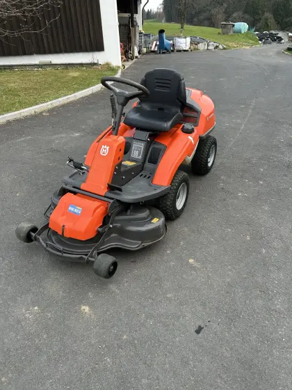Husqvarna Rider R214TC
