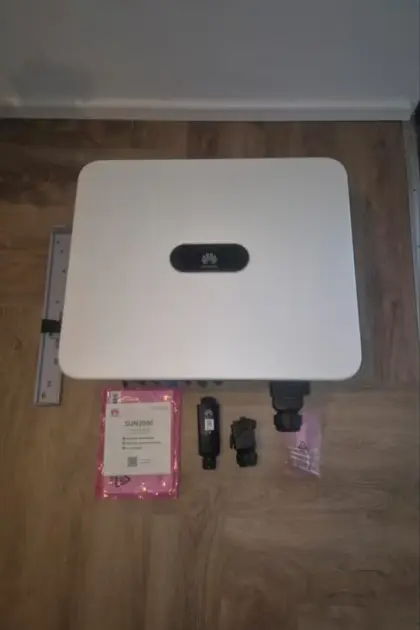 Huawei MB0 15K Hybridwechselrichter