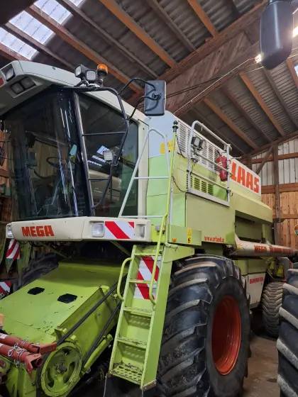 Claas Dominator Mega 218