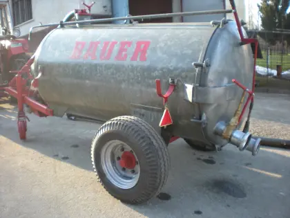 Güllefass 2.200 l und 1.700 l Bauer