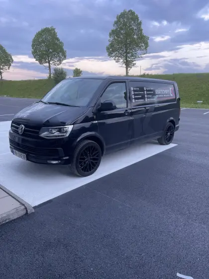 Volkswagen Transporter T6 – Top Ausstattung – Langer Radstan