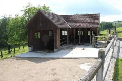 Pferdeeinstellplatz Pensionspferde Offenstall, privat