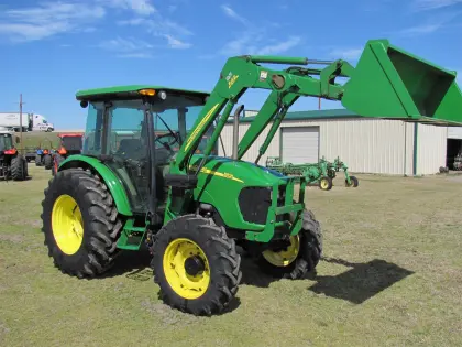 John Deere 5525