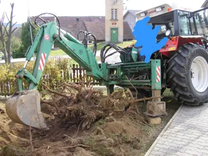 Heckbagger / Anbaubagger für Traktor