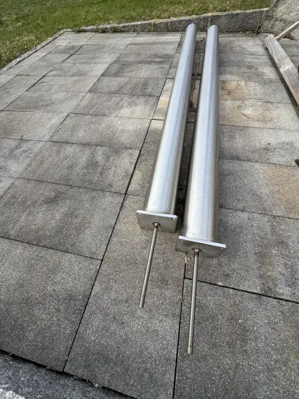 Edelstahlsäule mit Kopfplatte