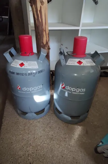 2x Propan Gas Flaschen voll