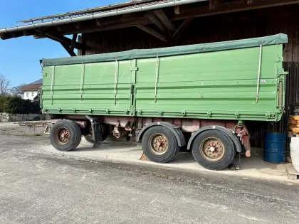 Schwarzmüller Dreiachser Dreiseitenkipper Kipper 24to