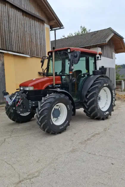 New Holland TN75D