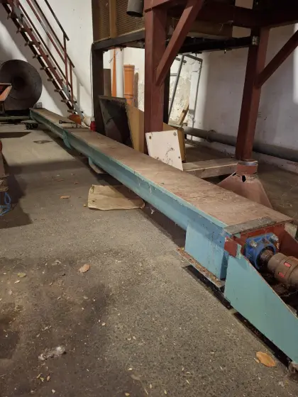 Trogschnecke mit Motor für Getreide