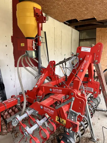 Güttler Greenmanager mit Prismenwalze