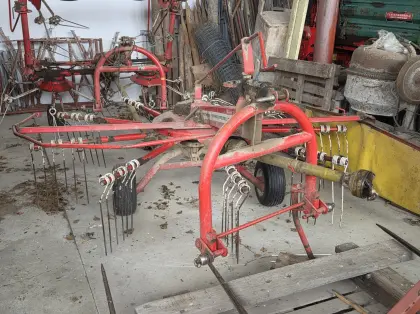 Pöttinger Schwadkreisel 322 HNS