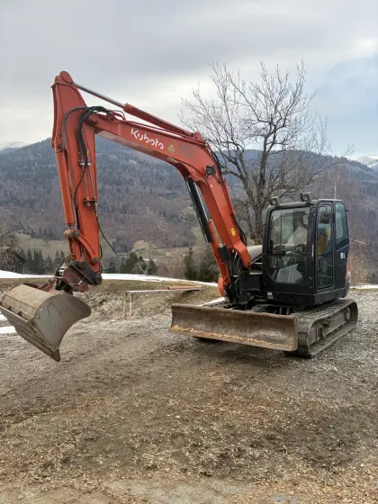 Kubota KX80-3