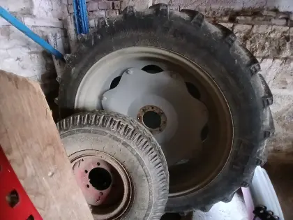 Pflegebereifung Massey Ferguson