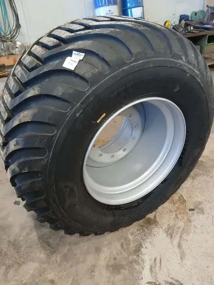 Kompletträder 700/50-26.5