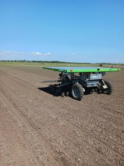 Roboter zum Säen und Unkraut hacken