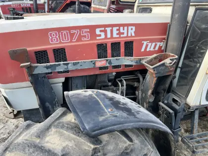 Hauer Frontladerkonsole für Steyr 8075