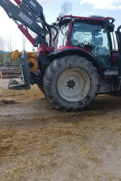 Forstschlepper Valtra