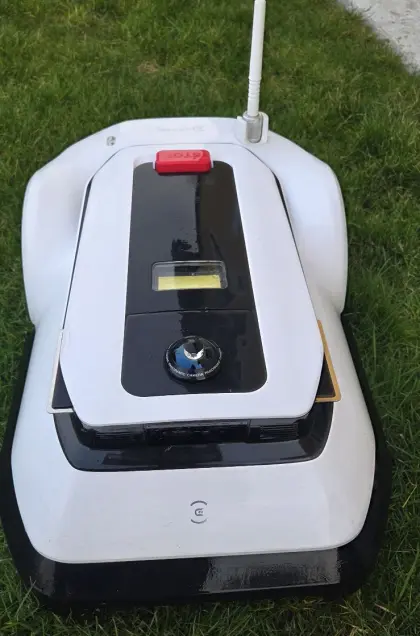 Rasenroboter Ecovacs GOAT G1 1600 für 1600m2