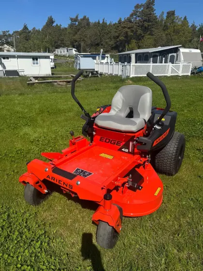 Ariens Edge 42 Zero-Turn