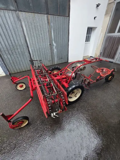 Pöttinger Heuraupe MBR150