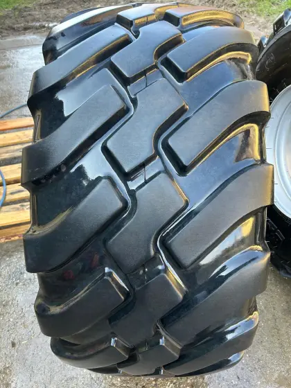 BKT FL 630 Ultra 560/60R22.5