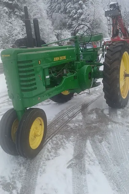 John Deere Model B