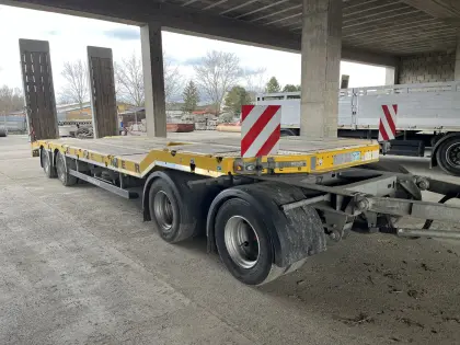 Schwarzmüller 4-Achs-Tiefladeanhänger T4