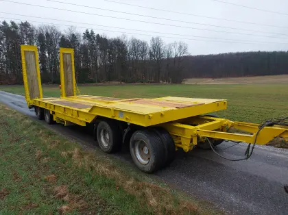 Schwarzmüller Tieflader 9 m