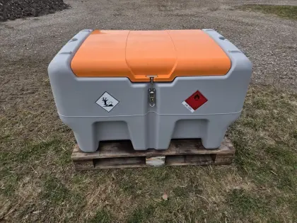 Diesel und Adblue Mobiltanks