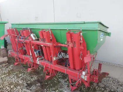 Kartoffellegemaschine