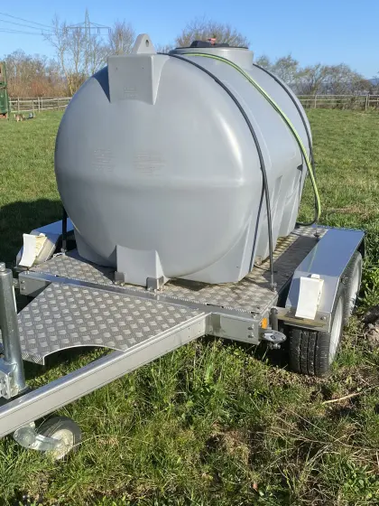 Wasserwagen 1500 l Edelstahlgestell