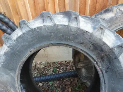 Traktor Hinterreifen 420/70 R30