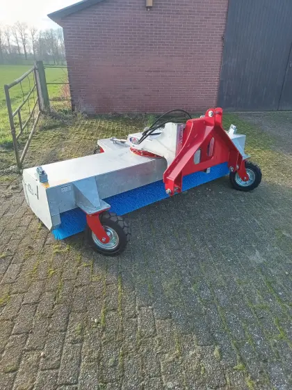 Veegmachine nieuw!! M Sweep
