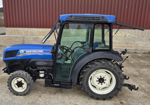 New Holland T4030V Traktor Schmalspurschlepper Weinbau T4030