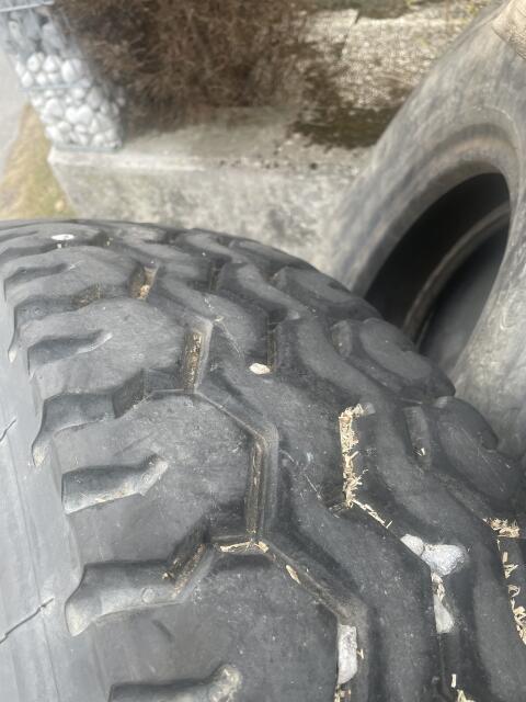 Reifen 12.00R20