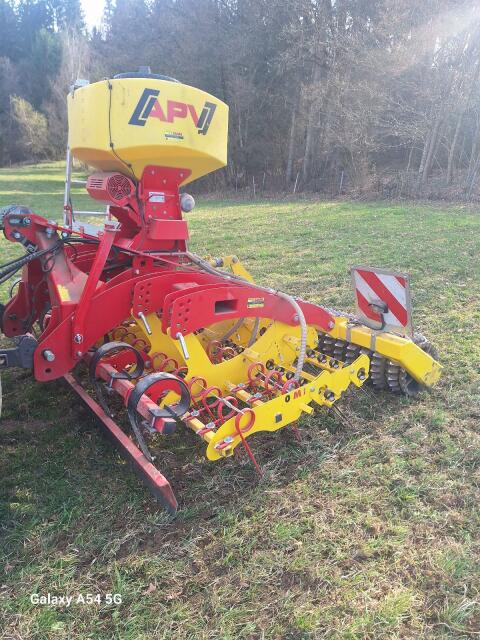 Biete Grünlandnachsaat, Neuansaat im Lohn an