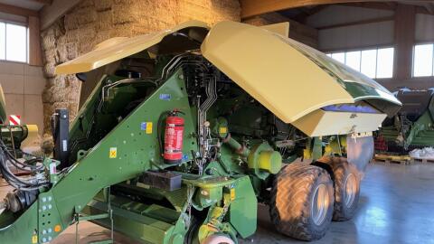 Großpackenpresse 1270 XC Krone