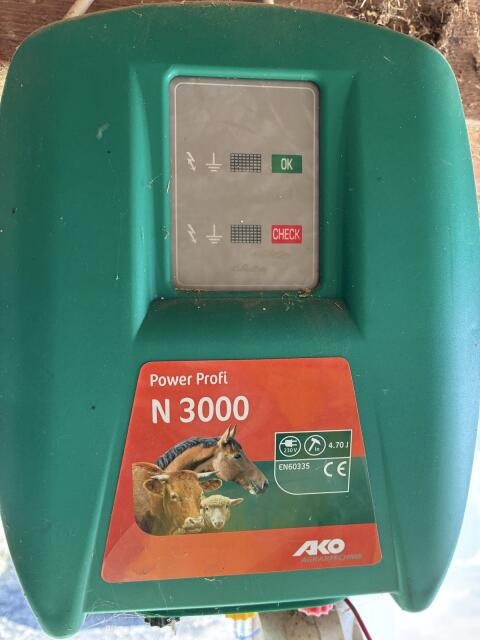 Ako Weidezaunnetzgerät