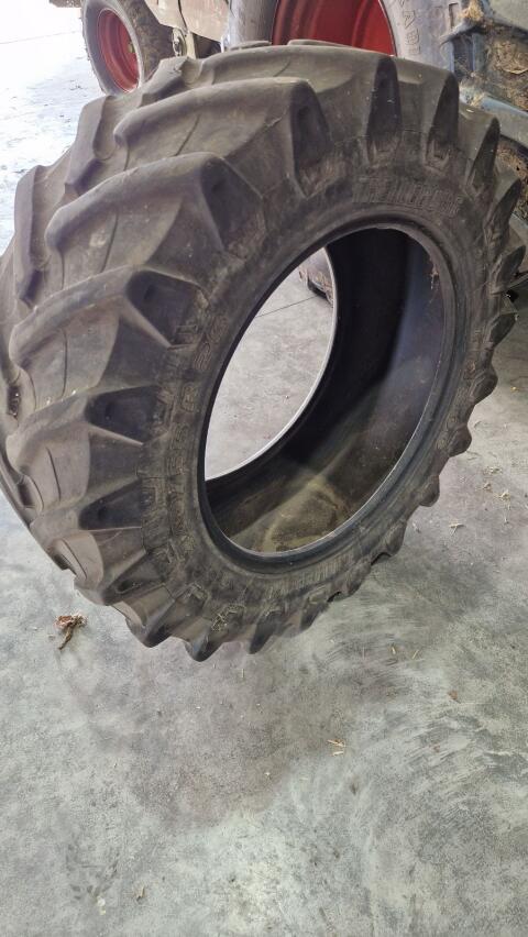 440/65R28
