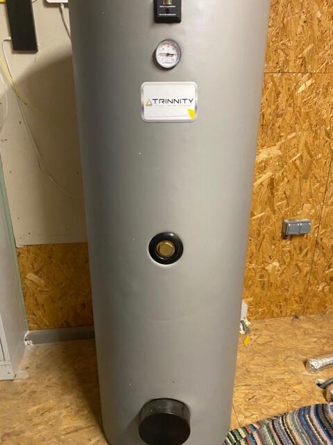 Warmwasserspeicher 300 l - Trinnity TRS301 TOP Zustand