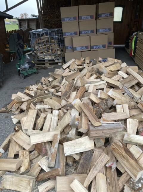 Buchenholz im Karton