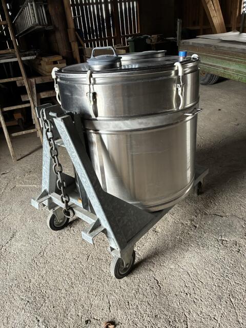 Milchtank 450 l