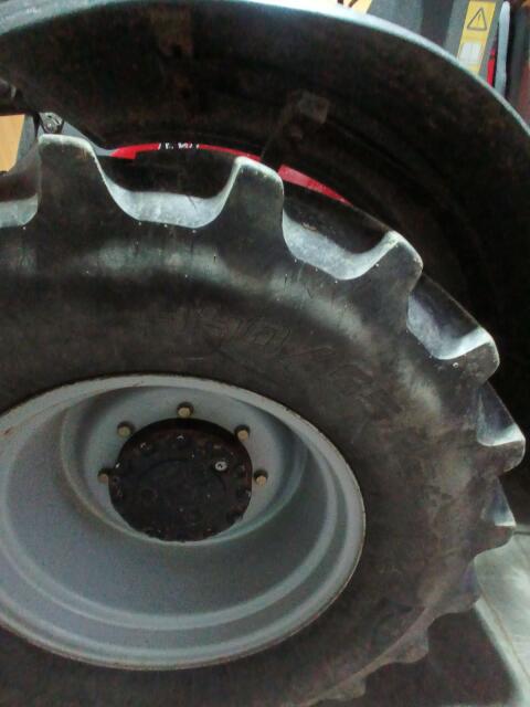 Reifen 440/65 R24