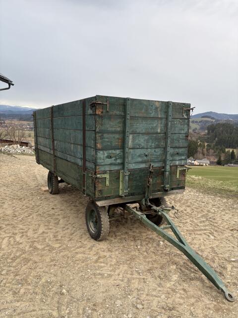Anhänger mit Deichsel