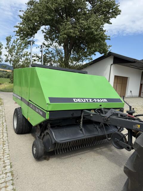Deutz GP4.12 Quaderballenpresse