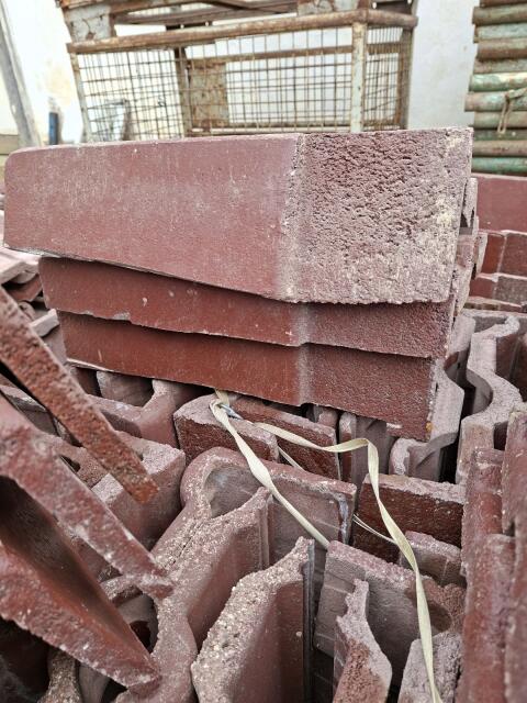 Verkaufe Bramac Ortgangsteine