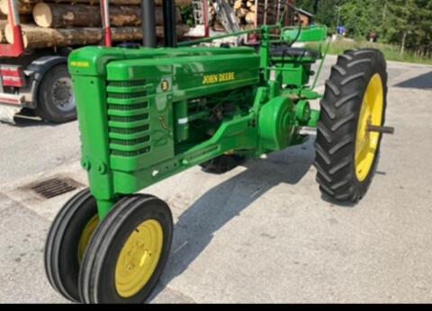 John Deere Model B