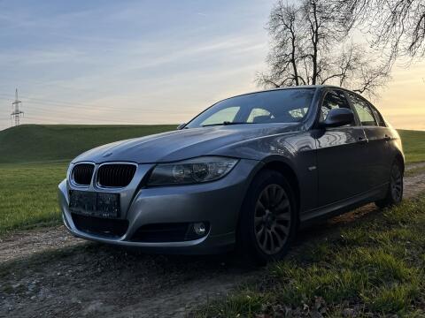 BMW 316i (E90)